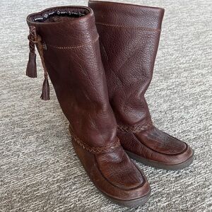 Manitobah Faux Fur Lined Brown Leather Moccasin Boots
